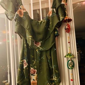 Gorgeous summery dress! It is for fashion lovers